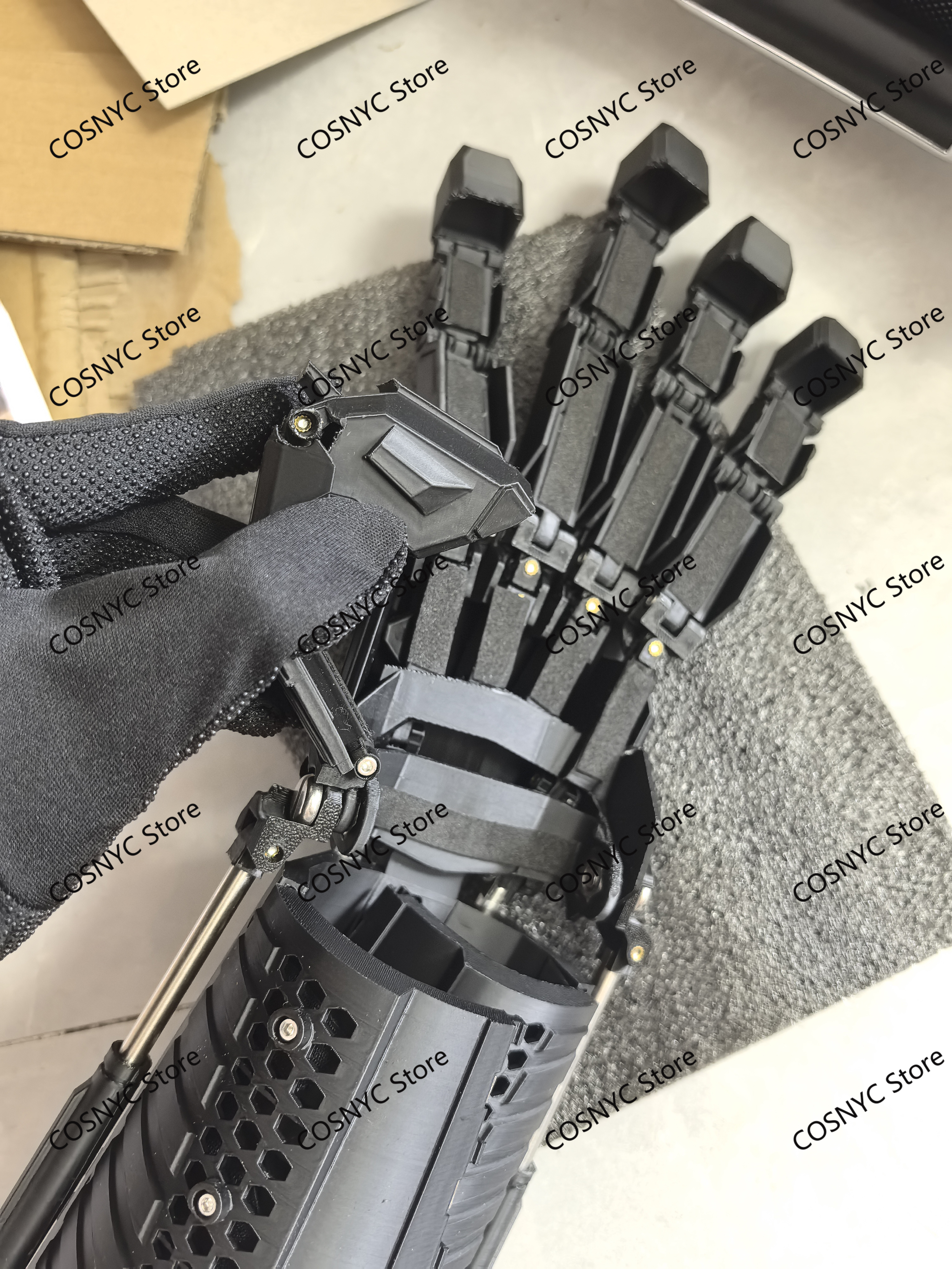 Wearable Machinery Gauntlet Cy - огляд і ціна Cosplay Prop 3D Print